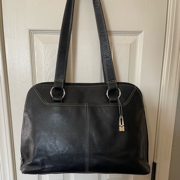 SwissGear Black Leather Women's Bag - Picture 2 of 9